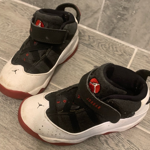 Jordan Sneakers kids toddler size 10c - Picture 2 of 3